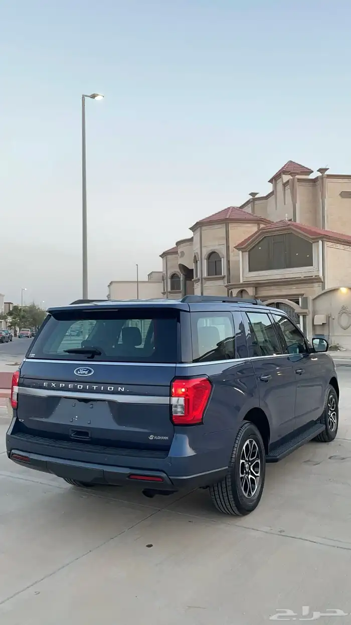 فورد اكسبديشن 2022 XLT نظيف 8