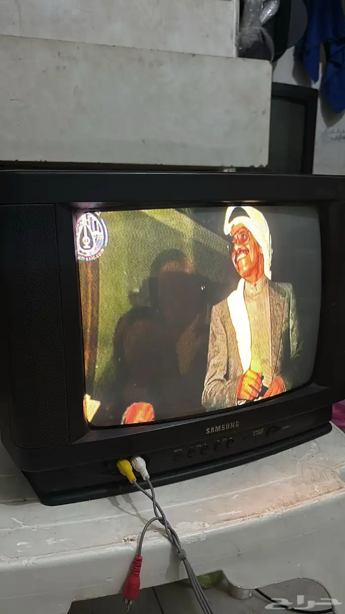 تلفزيون سامسونج من نوع CRT الحجم 14 بوصة شبه جديد 0