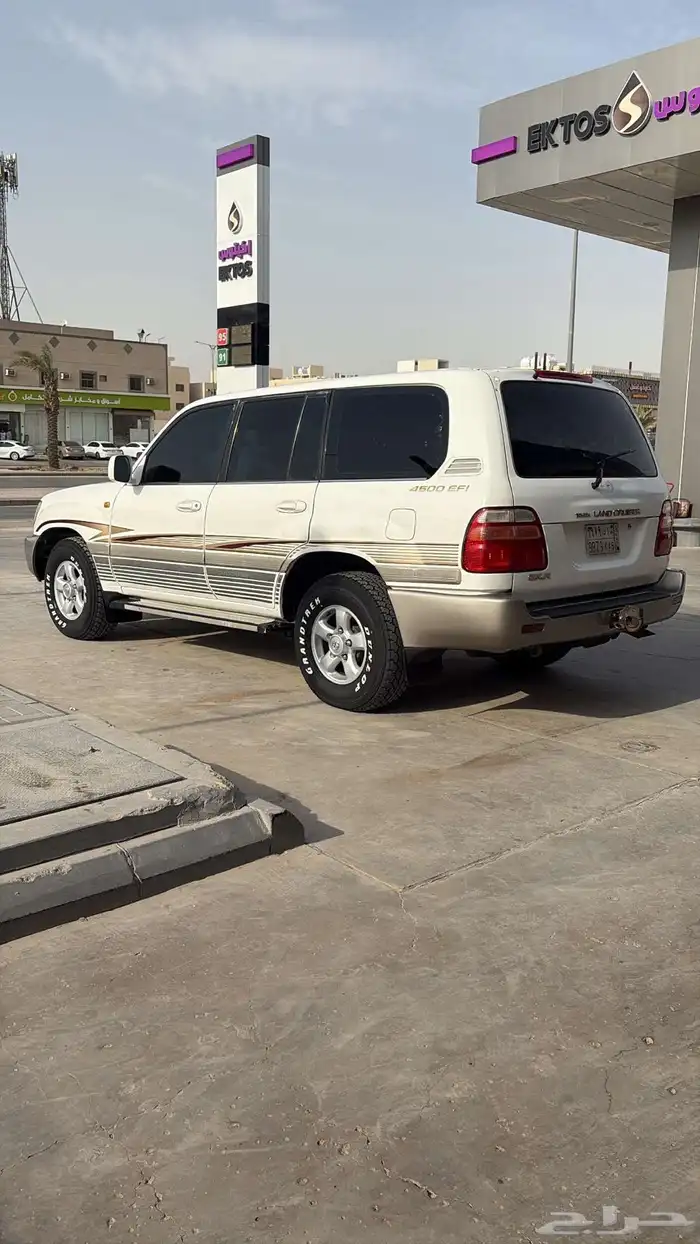 لاندكروزر 2001 1