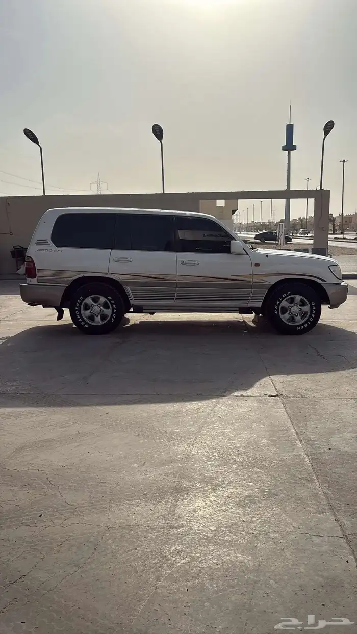 لاندكروزر 2001 4