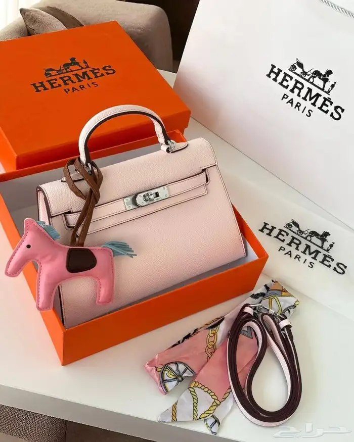 شنط نسائيه 23