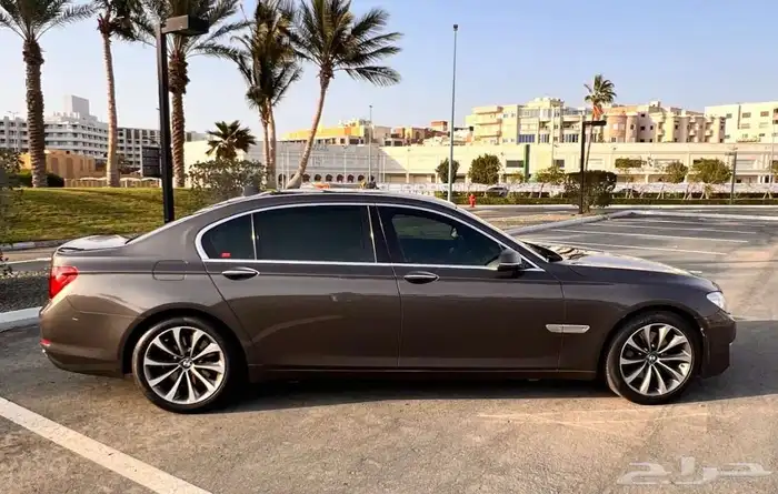 بي ام دبليو 730 1