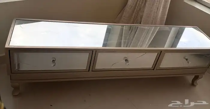 طاوله تلفزيون بلازما طولها 160 40 0
