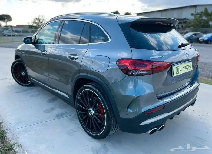 Mercedes-Benz GLA 45 AMG 45S 8