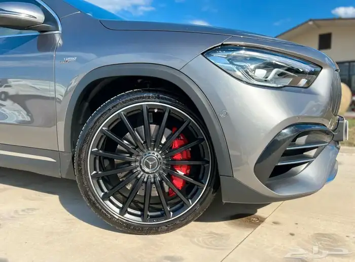 Mercedes-Benz GLA 45 AMG 45S 5