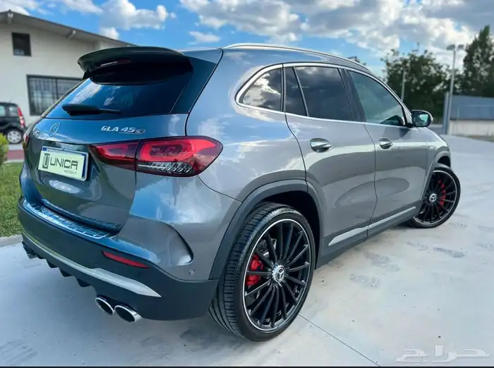 Mercedes-Benz GLA 45 AMG 45S 9