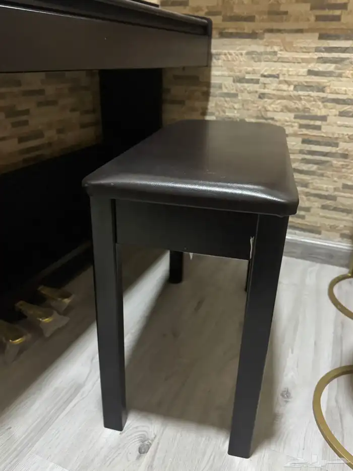 بيانو طاوله ماركة YAMAHA 8
