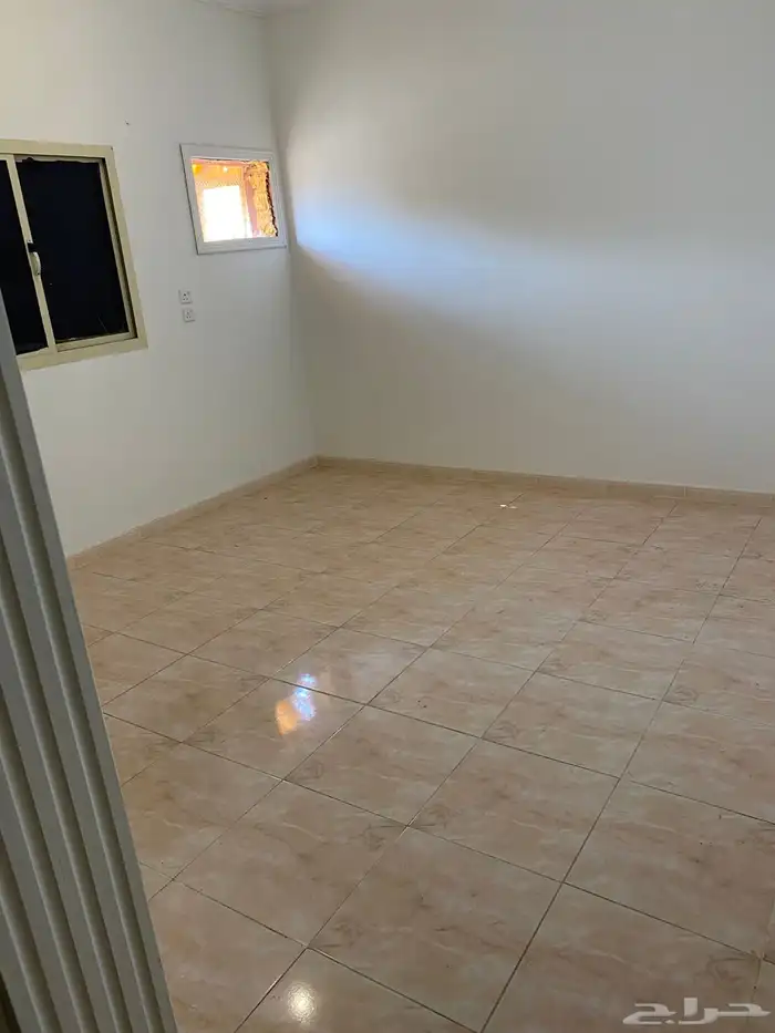 شقة للإيجار بحي الواحة بجدة 3 غرف 5