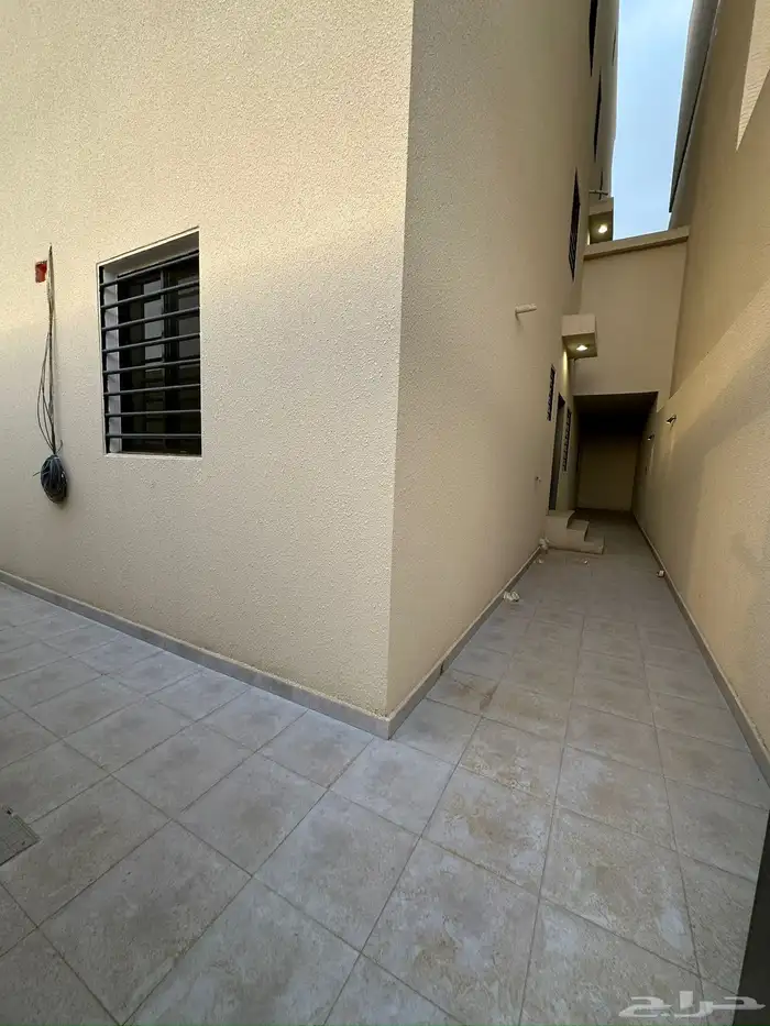 للبيع روفات ارضيه وروفات علويه فاخره مستقله بسعر مناسب موقع 15