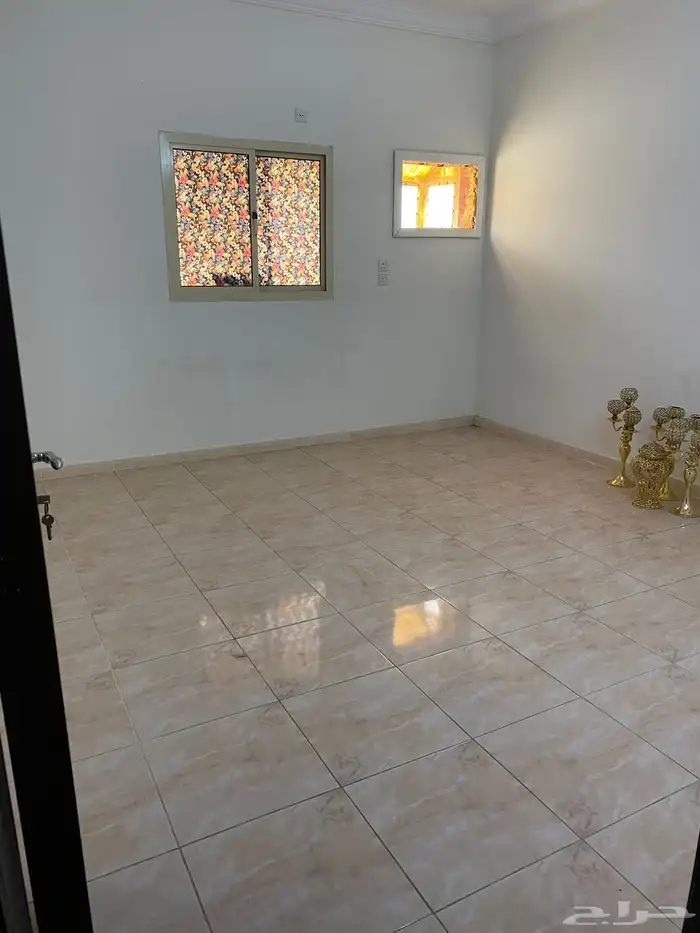شقة للإيجار بحي الواحة بجدة 3 غرف 6