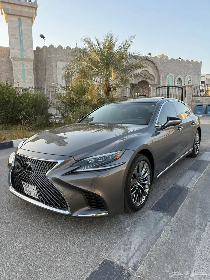 لكزس Ls500 بحالة ممتازه 2019 2