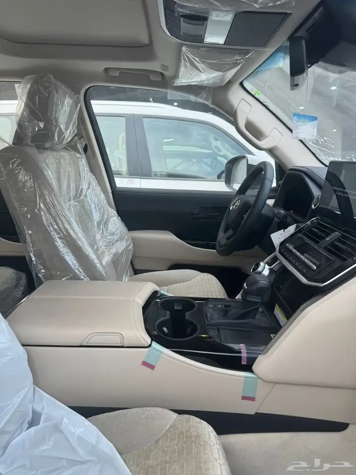 جي اكس ار 2025 L3 بنزين سعودي متوفر اللون الاسود - الابيض 11