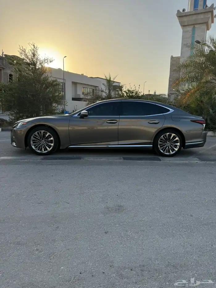 لكزس Ls500 بحالة ممتازه 2019 3
