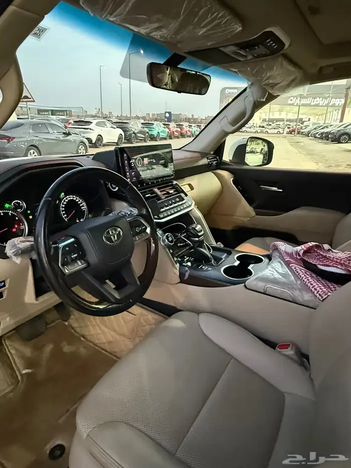 لاندكروزر GXR4 بنزين 2022 9