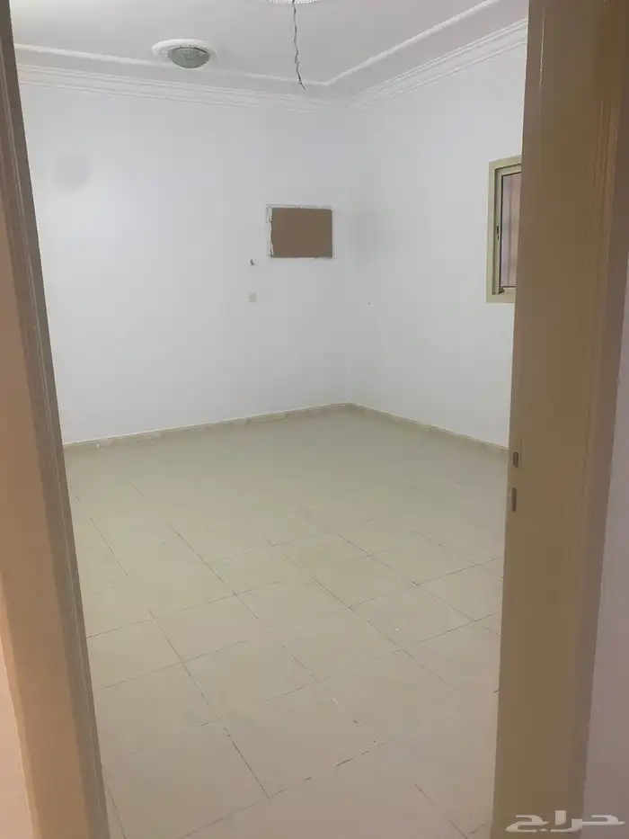 شقه للبيع شارع عبد الرحمن بن قاسم 0