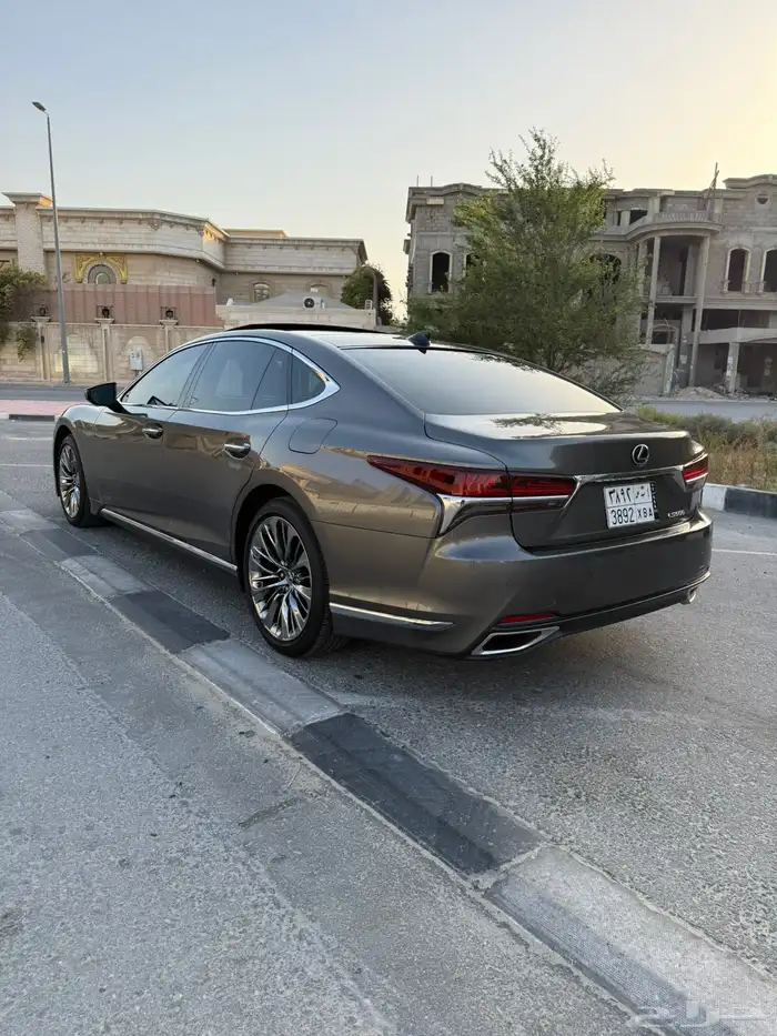 لكزس Ls500 بحالة ممتازه 2019 4