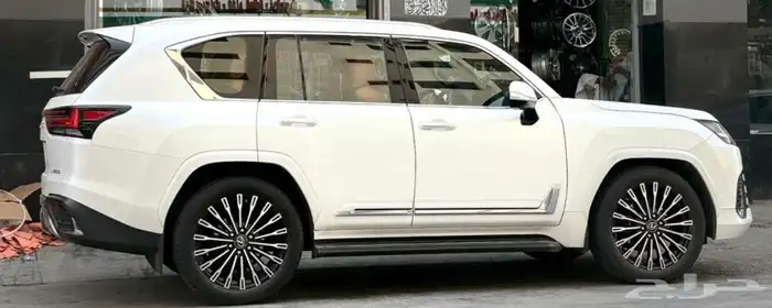 جنوط لكسز 2025 4