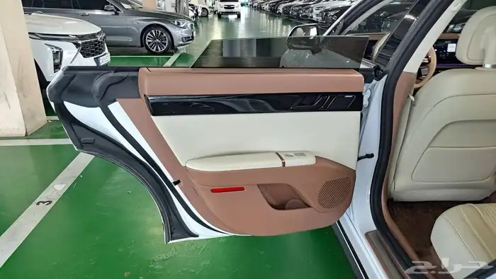 أزيرا كاليجرافي - 2023 - بنزين - 3.5cc دفع رباعي 14
