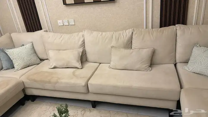 كنب البيع حرف U الكنب ولا فيه كسور ولا شي بس يحتاج غسيل 1