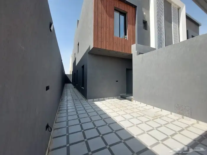 دور ارضي للايجار حي طويق طريق نجم الدين 1
