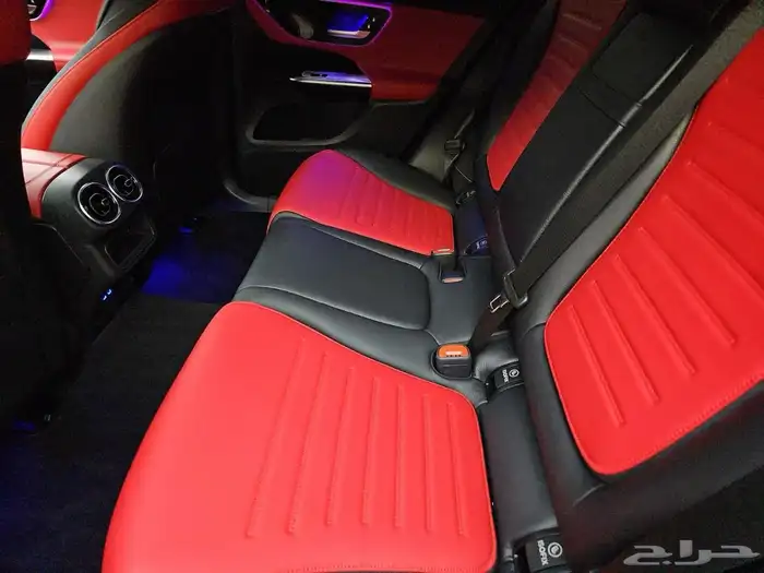 مرسيدس GLC300 كوب 2024 ماشي قليل جدا 13