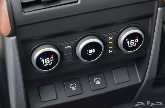 ديفندر 2024 110 V8 داخليه اوف وايت 8