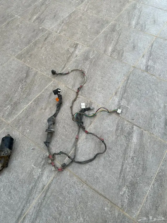 للبيع دينامو مساحات دينامو قزاز قطع لاندكروزر من 99 وفوق 15