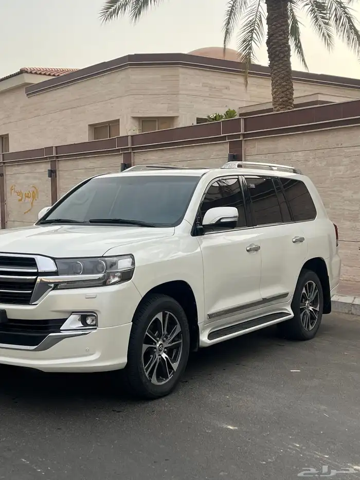 لاندكروزر V8 2020 GXR 4