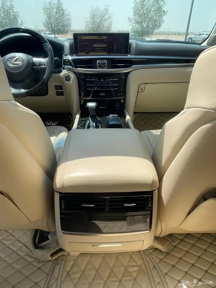 للبيع لكزس LX570. 2018. سعودى 14