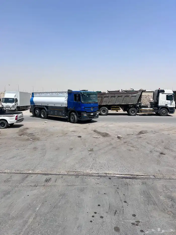 حراج معرض رائد للسيارات والشاحنات 17