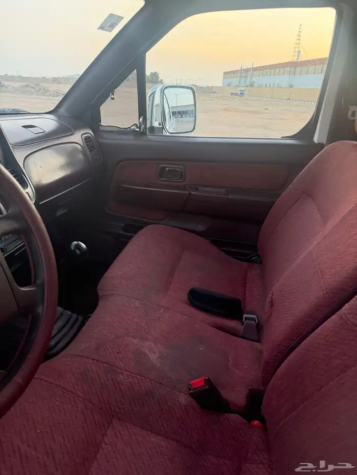 للبيع داتسوان 2001 5