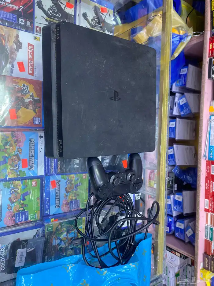 سوني فور4 سليم 500 جيجا   السوم من 350 0
