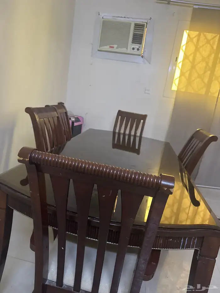 طاولة للبيع 0