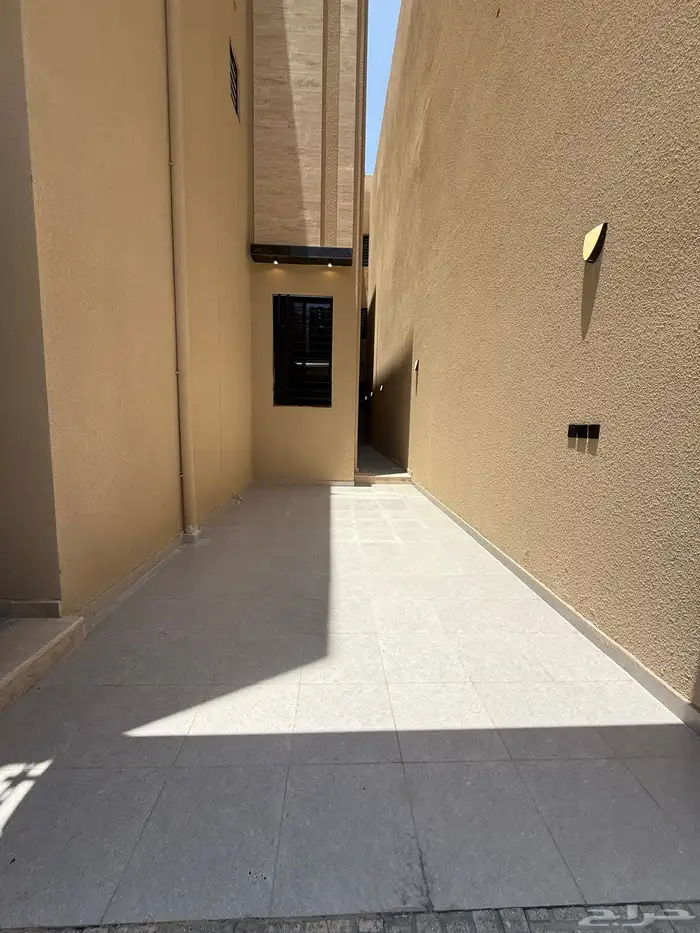 للبيع شقق ارضيه وعلويه تشطيب ممتاز بحي الضيافه 3
