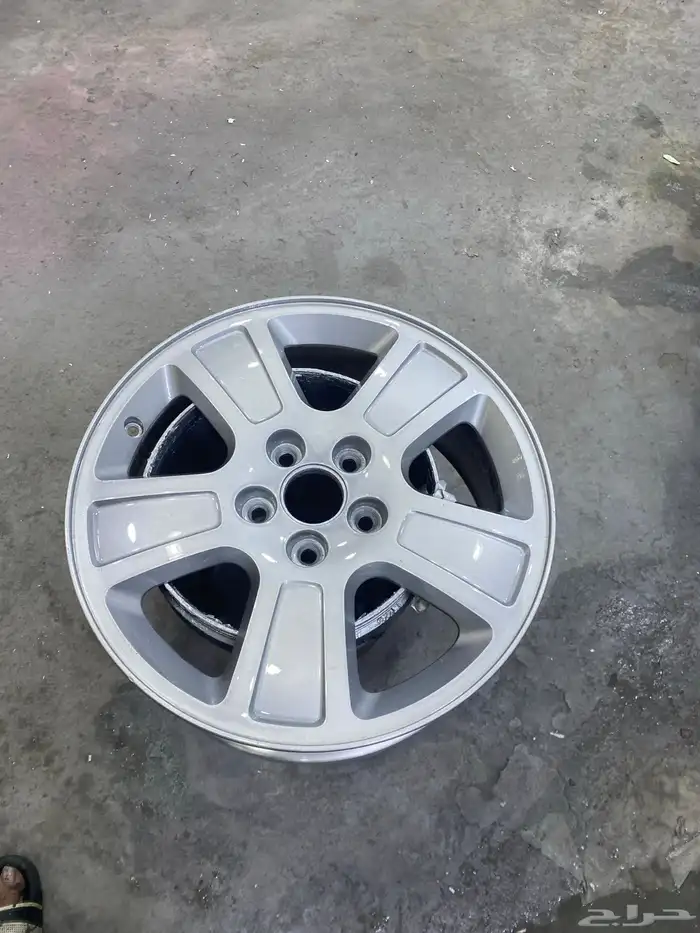 رش جنوط لمعه ومطفي ويوجد جميع الألوان ورش كليبرات 1