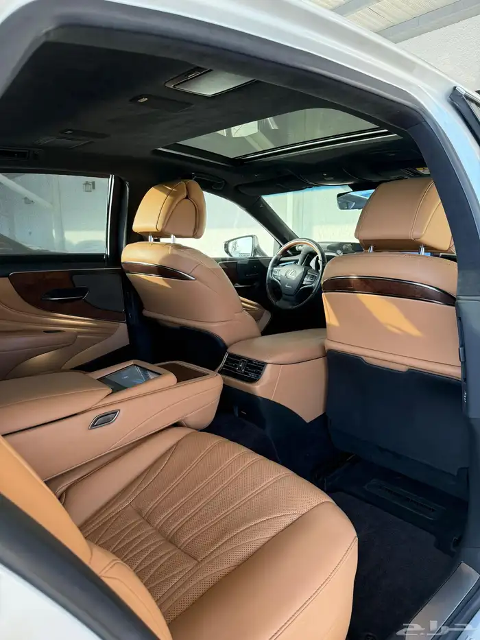 للبيع لكزس LS500 بنزين 2021 فل كامل 13