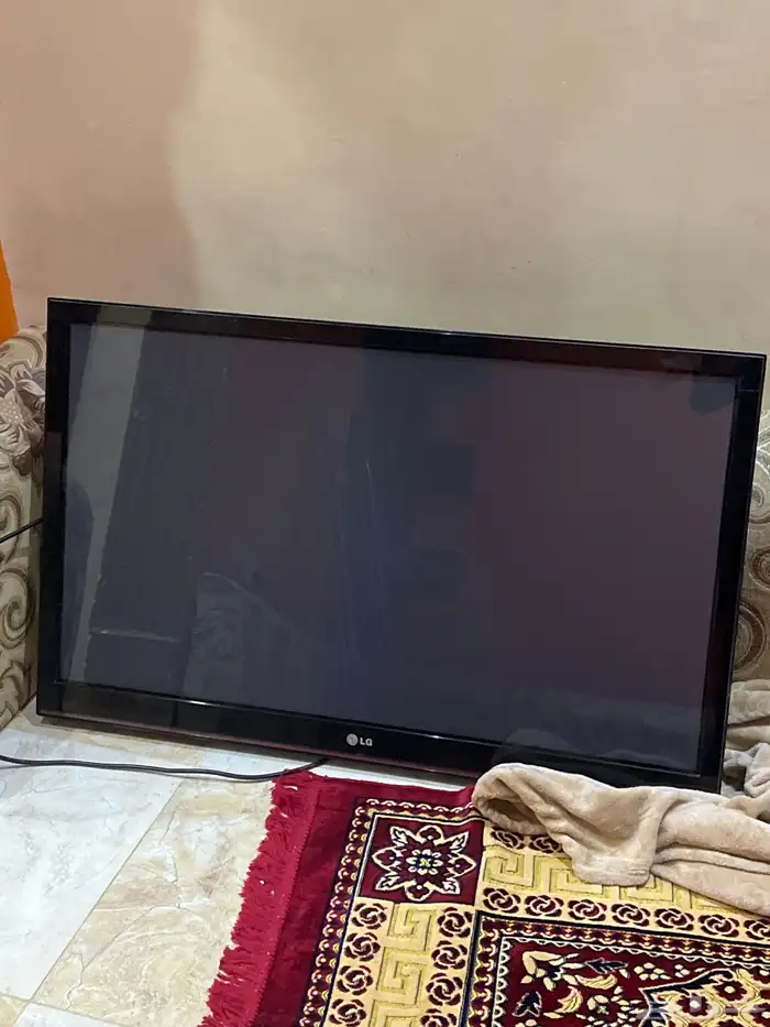 شاشه LG 46 بوصه للبيع على السوم 2