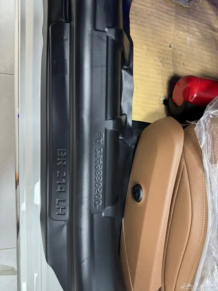 للبيع مرسيدس 2025 E300 كت AMG اصفارر 54
