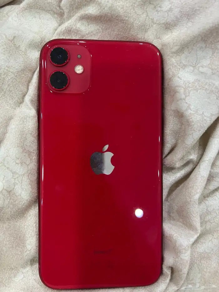ايفون 11 احمر نظيف 3