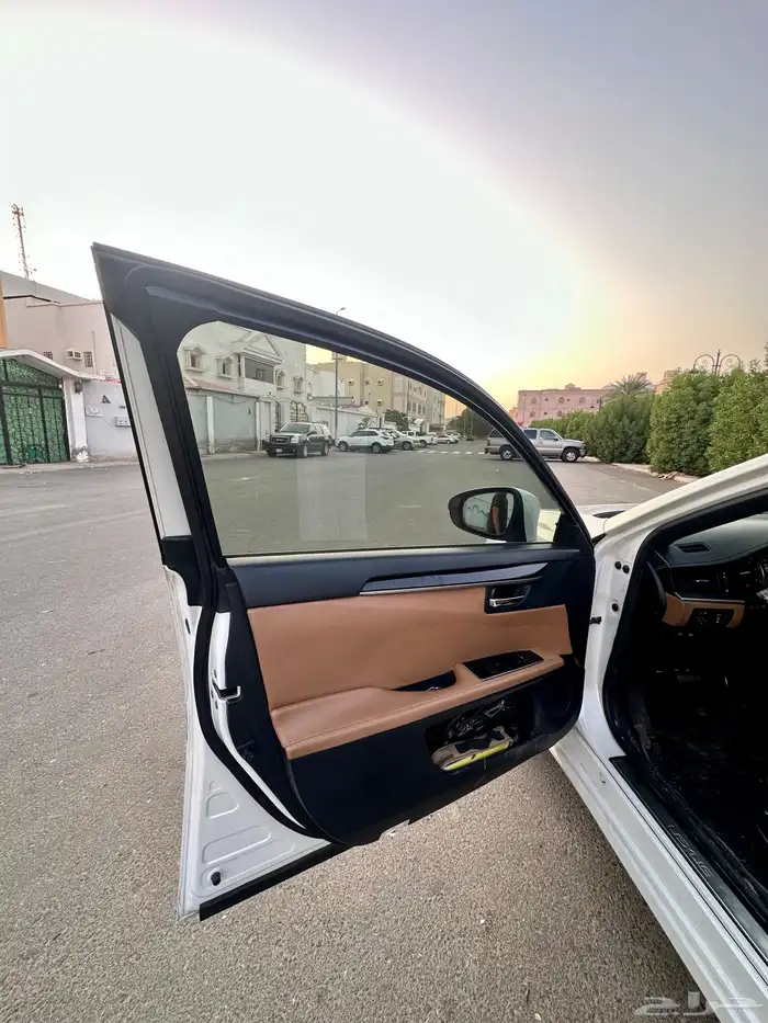 لكزس es 350 ca2016 خليجي 8