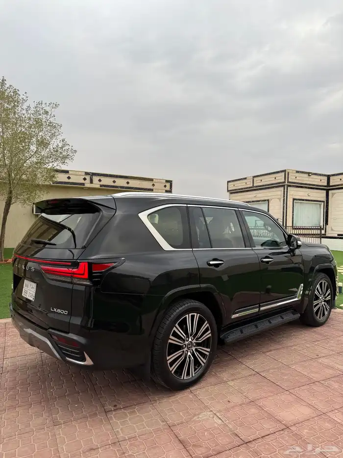 للبيع لكزس LX600 - BB الموديل   2023 7