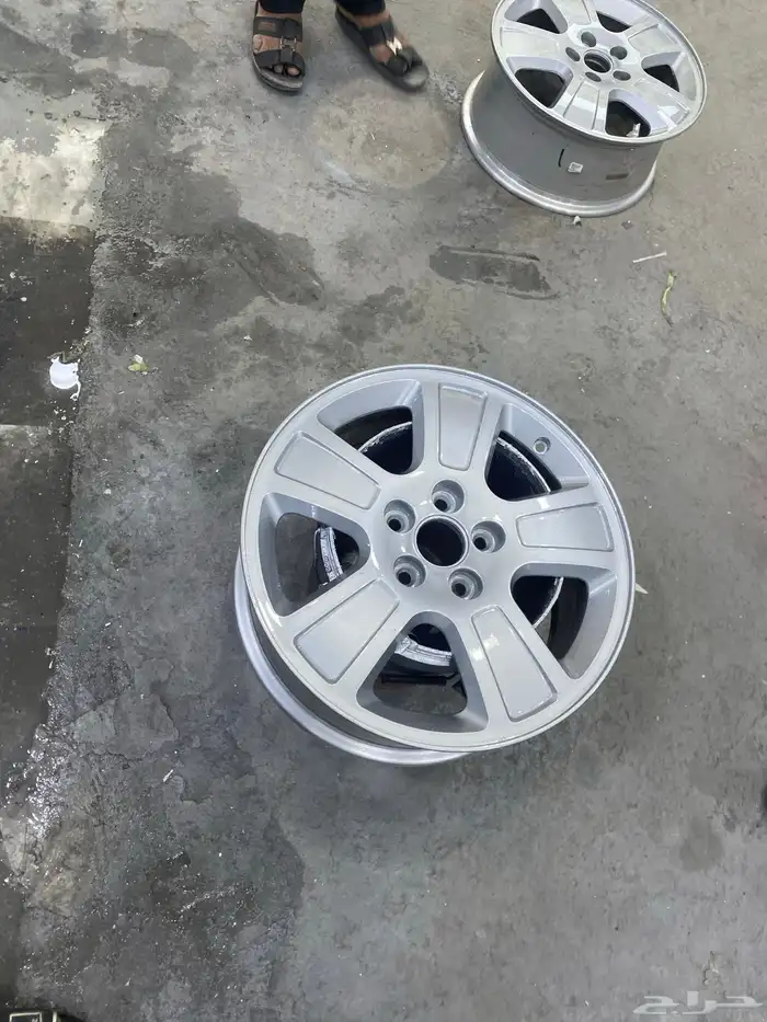 رش جنوط لمعه ومطفي ويوجد جميع الألوان ورش كليبرات 4