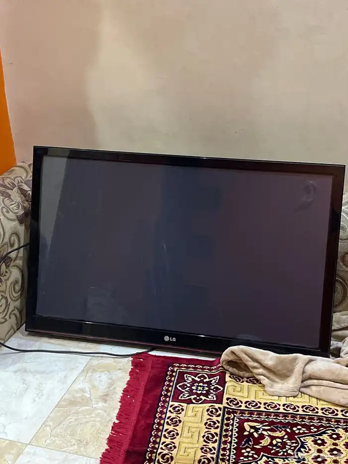 شاشه LG 46 بوصه للبيع على السوم 1