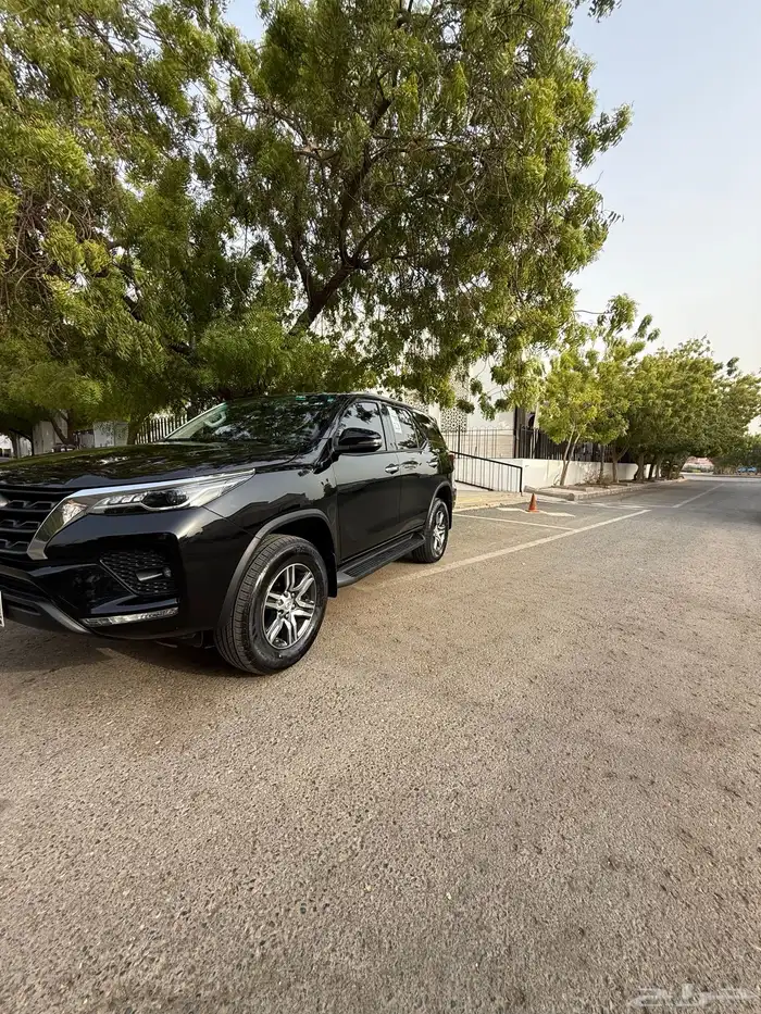 تويوتا فورشنر 2023 vx بحالة الوكالة 4
