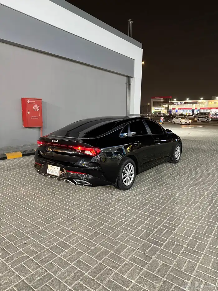 كيا k5 اللون اسود داخليه بيج موتر شرط 2