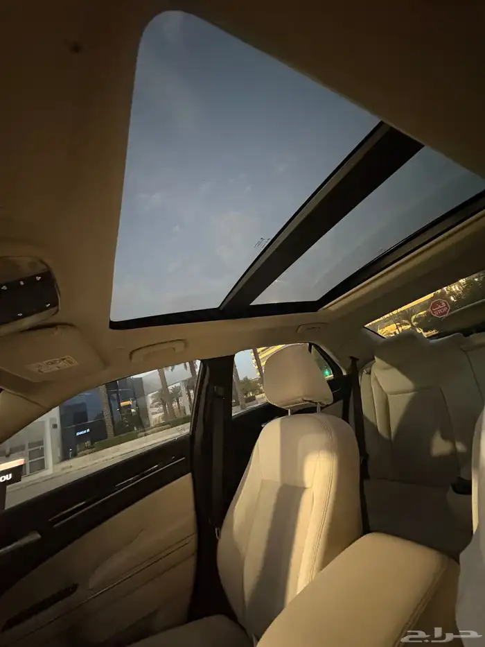 كرايزلر 2023 300c V6 8