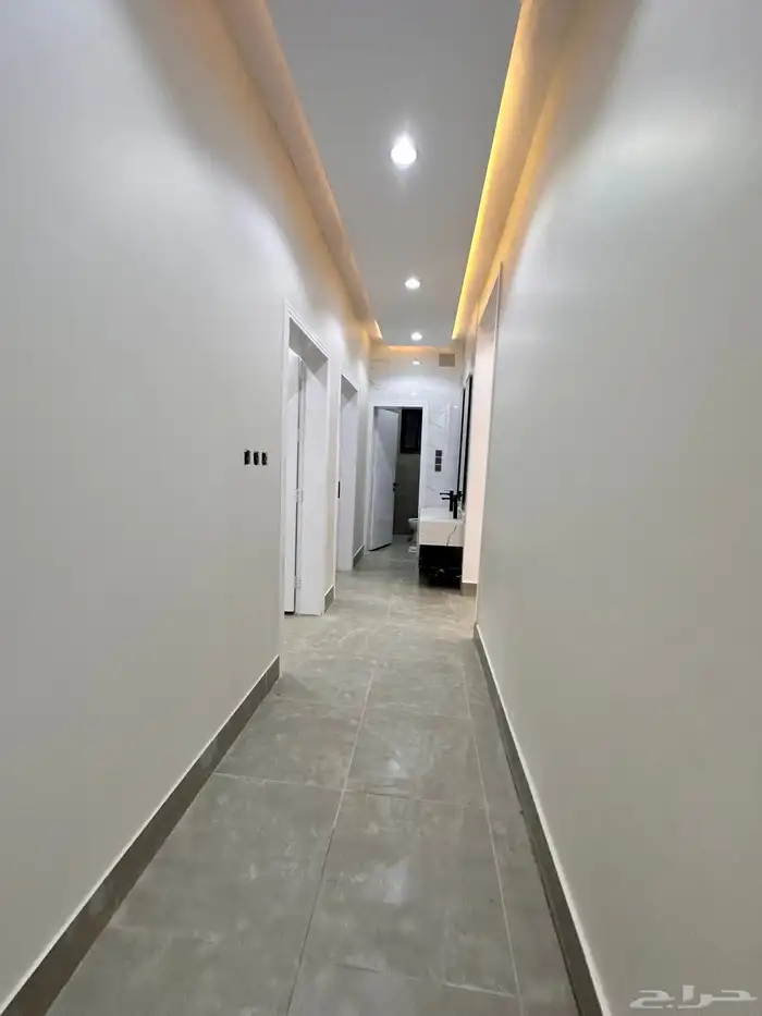 للبيع دور ارضي تمليك في عماره مداخل خاصه 360 متر المحاله 9