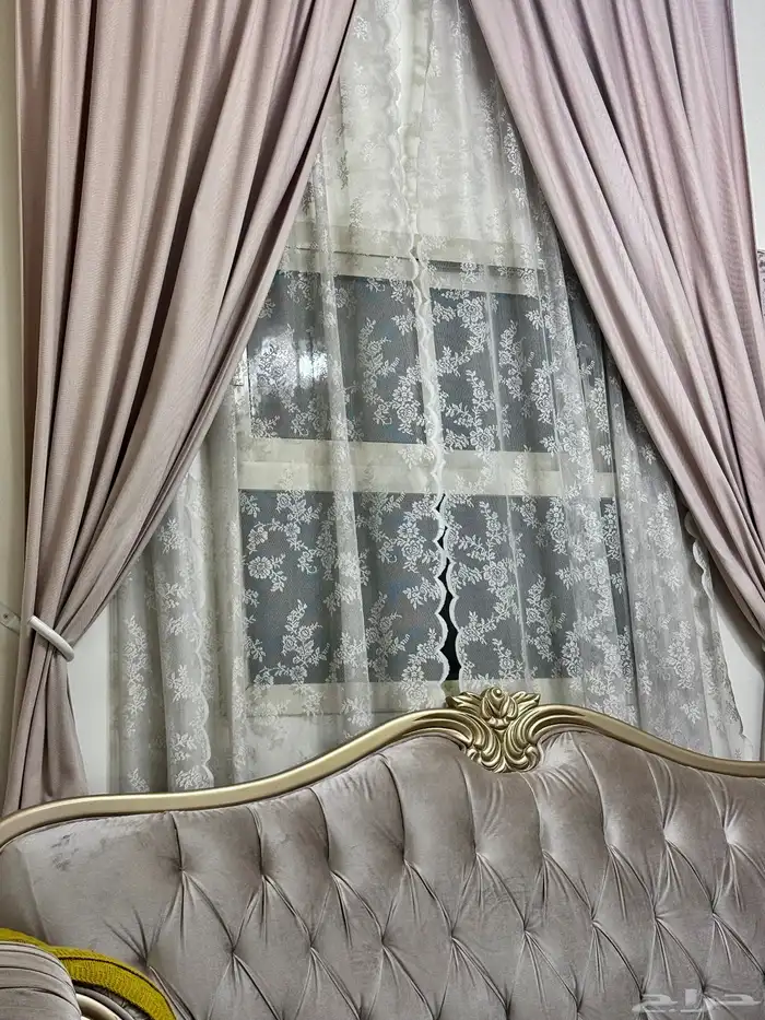 طقم اثاث منزل كامل  مكيفات  كنب  مطبخ  سجاد ستاير  طاولات 3