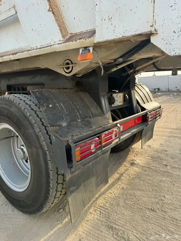 صندوق قلاب 22 متر جفالي نظيف 20