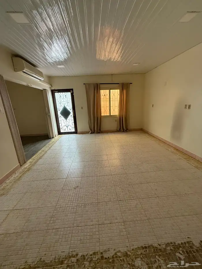 فيلا حي راقي زاوية في الجامعيين 5